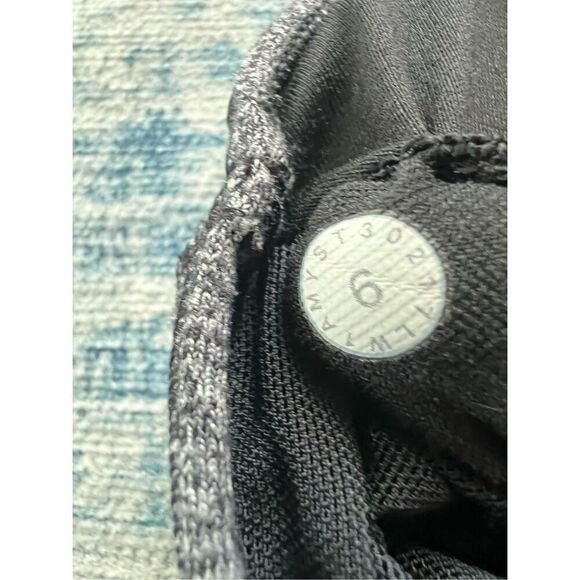 Lululemon Heathered Black Power Pose Athletic Tank Top Size 6 - Picture 3 of 7